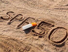 Spf 50 do twarzy - jak stosować?