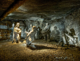 Solny posąg św. Kingi - Trasa Turystyczna w Kopalni Soli "Wieliczka"